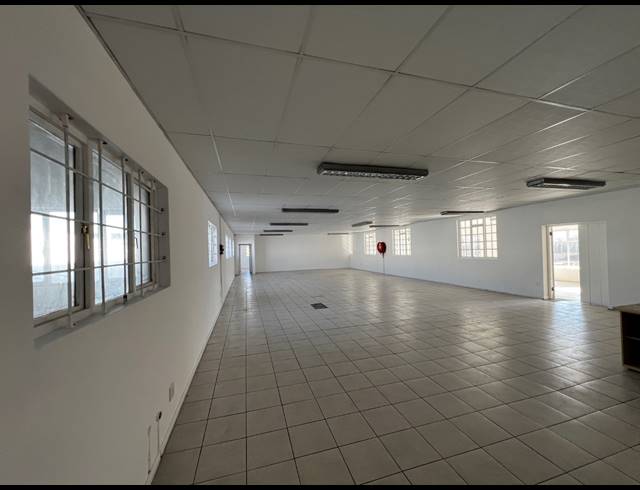 1,600M² WAREHOUSE TO LET IN PAROW EAST